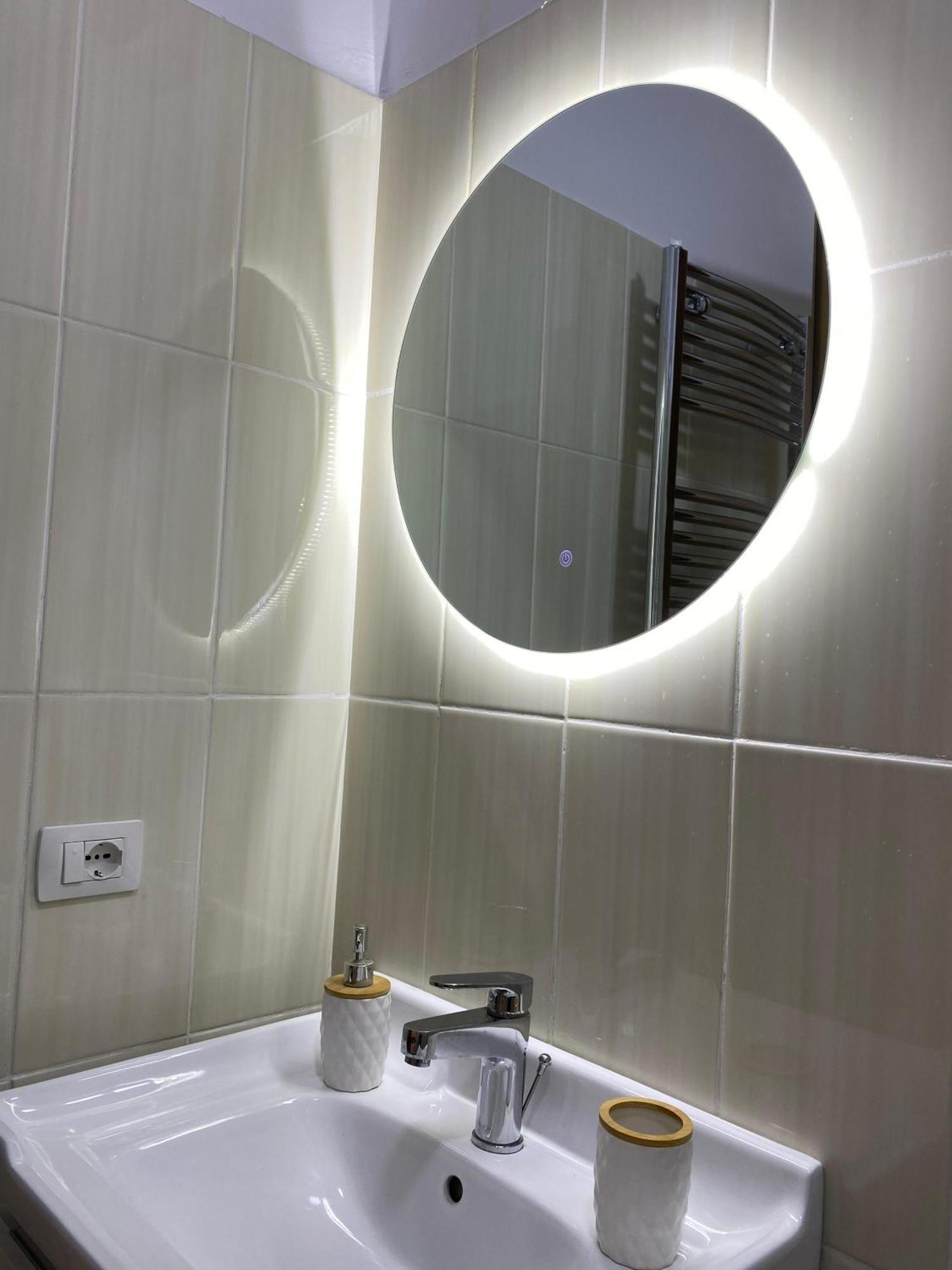 Hotel Vellezrit Guri Теті Екстер'єр фото